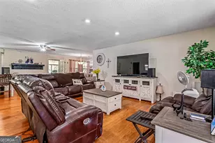 4393 Housworth Dr, Lithonia, GA 30038 - Photo 10