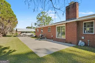 803 E Barnard St, Glennville, GA 30427 - Photo 26