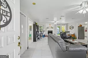 803 E Barnard St, Glennville, GA 30427 - Photo 2