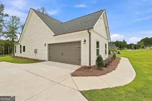117 Belle Hall Dr, Newnan, GA 30263 - Photo 4