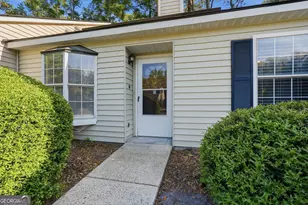 22 Longview Bluff Dr E, Savannah, GA 31419 - Photo 4