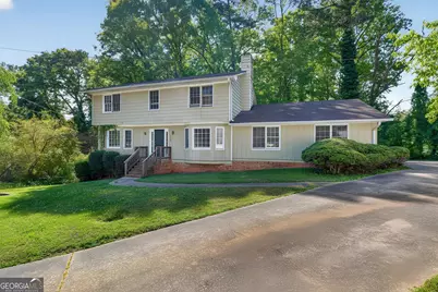 4600 Randalwood Court, Stone Mountain, GA 30083 - Photo 4