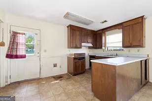 342 N Lake Dr, Perry, GA 31069 - Photo 10