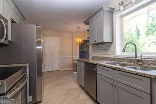 408 Skyway Dr, Warner Robins, GA 31088 - Photo 10