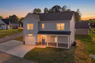 139 Saluda Dr, Demorest, GA 30535 - Photo 1