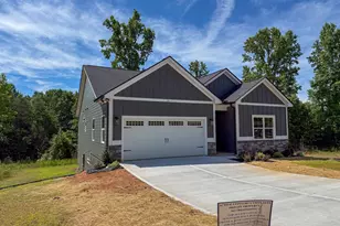 53 Hunts Rdg Dr, Cleveland, GA 30528 - Photo 2