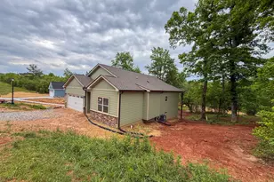 365 Hunts Rdg Dr, Cleveland, GA 30528 - Photo 6