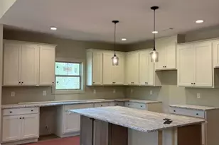 365 Hunts Rdg Dr, Cleveland, GA 30528 - Photo 2