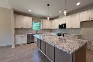365 Hunts Rdg Dr, Cleveland, GA 30528 - Photo 6