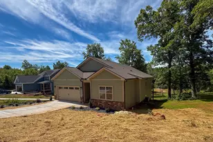 365 Hunts Rdg Dr, Cleveland, GA 30528 - Photo 4