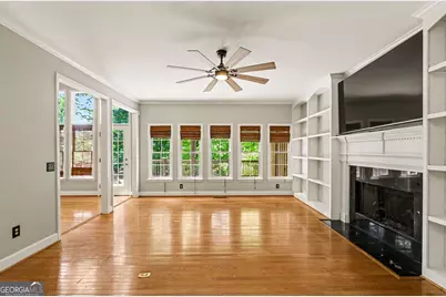 5702 Fallsbrook Lane NW, Acworth, GA 30101 - Photo 10