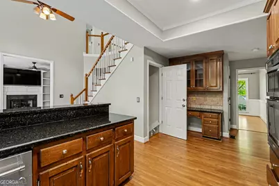 5702 Fallsbrook Lane NW, Acworth, GA 30101 - Photo 16
