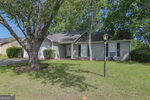 604 Gateway Dr, Bonaire, GA 31005 - Photo 2