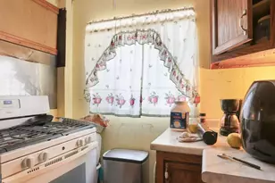 223 W 38th St, Savannah, GA 31401 - Photo 46