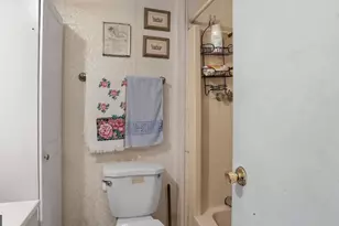 223 W 38th St, Savannah, GA 31401 - Photo 40