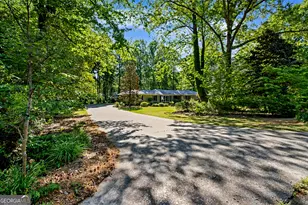 490 Hawthorne Dr, Fayetteville, GA 30214 - Photo 2
