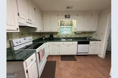 202 Kingswood Drive, Dublin, GA 31021 - Photo 14