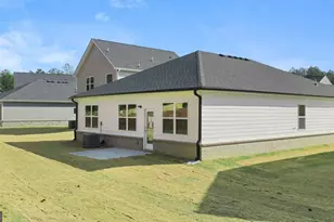 151 Holland Cv, Winder, GA 30680 - Photo 4