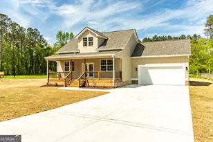 822 Wildwood, Chatsworth, GA 30705 - Photo 2