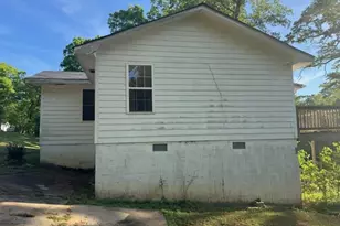 217 Central Lake Cir, Griffin, GA 30223 - Photo 6