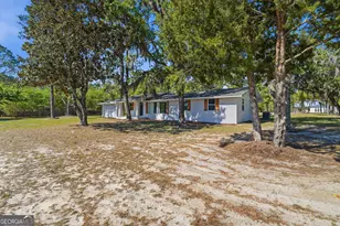 2448 Ware St, Blackshear, GA 31516 - Photo 2
