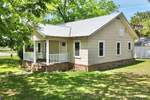 614 S Tillman St, Glennville, GA 30427 - Photo 1