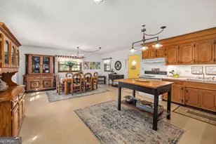395 E Louise St, Clarkesville, GA 30523 - Photo 8