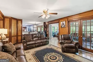 411 Sarah Ln, Lawrenceville, GA 30046 - Photo 8