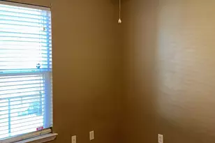 1219 E Waldburg St, Savannah, GA 31404 - Photo 2