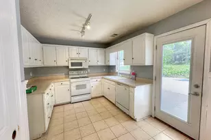 120 Greenbriar Trail, Lagrange, GA 30241 - Photo 4