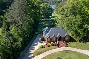 910 Piney Woods Dr, Lagrange, GA 30240 - Photo 2