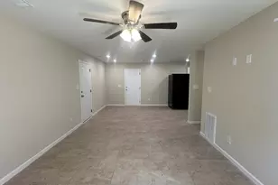 423 King Dr, Warner Robins, GA 31093 - Photo 2