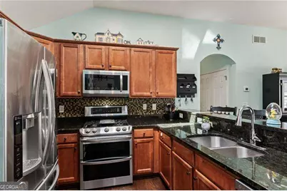315 Winthrope Drive, Woodstock, GA 30188 - Photo 4