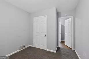 2416 Meadow Park Dr SW, Atlanta, GA 30315 - Photo 10