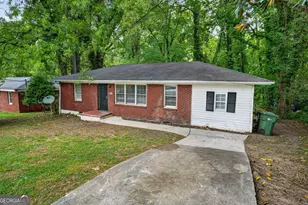 2416 Meadow Park Dr SW, Atlanta, GA 30315 - Photo 2