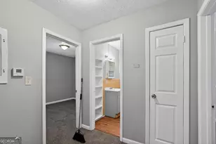 2416 Meadow Park Dr SW, Atlanta, GA 30315 - Photo 16