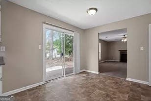 6343 Laurel Green Dr, Lithonia, GA 30058 - Photo 14