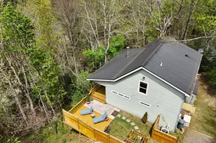 77 Denali Dr, Clayton, GA 30525 - Photo 2