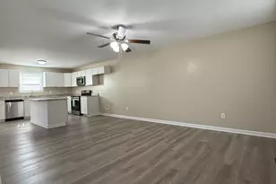 210 Charlotte Cir, Statham, GA 30666 - Photo 2