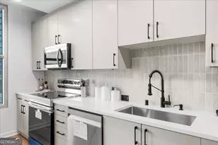 250 Pharr Rd NE, Atlanta, GA 30305 - Photo 6