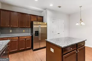 5090 Breezewood Cir, Alpharetta, GA 30004 - Photo 6
