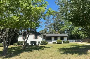 702 Victoria Cir, Dublin, GA 31021 - Photo 2
