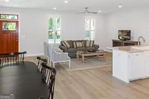 905 Wayne St, Darien, GA 31305 - Photo 4