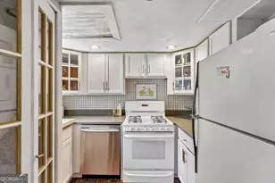 284 Lakemoore Dr NE, Atlanta, GA 30342 - Photo 10