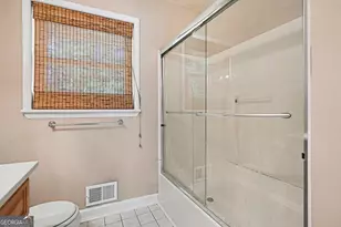 1563 Rockbridge Rd, Stone Mountain, GA 30087 - Photo 18