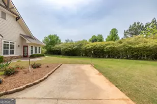 31 Thomaston St, Newnan, GA 30263 - Photo 32