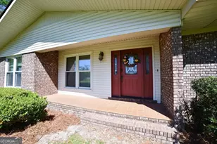 39 Adams St, Jesup, GA 31545 - Photo 2