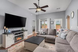 304 Worchester Cir, Perry, GA 31069 - Photo 6