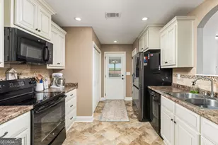 304 Worchester Cir, Perry, GA 31069 - Photo 10