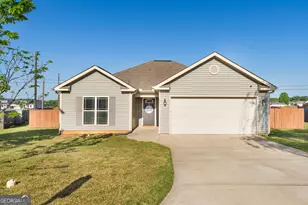 304 Worchester Cir, Perry, GA 31069 - Photo 1